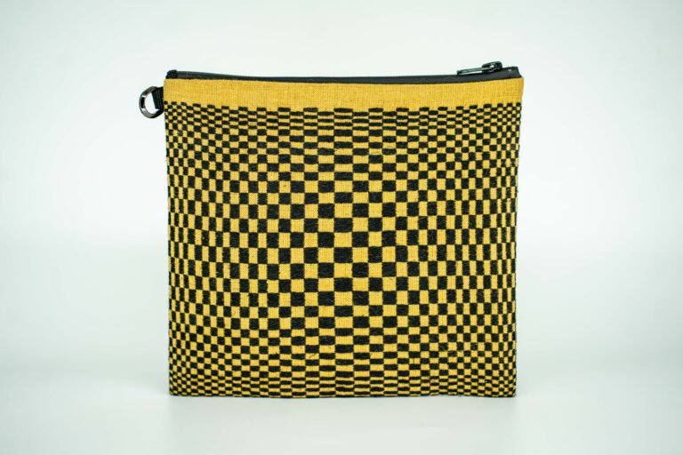 Juoda – geltona (rankinė)