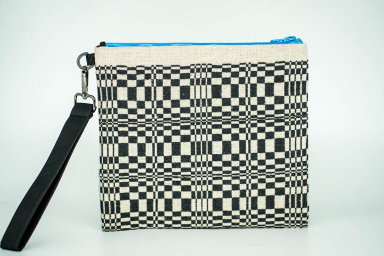 Juoda – balta (delninė)