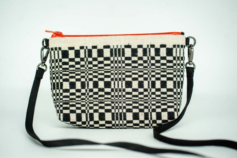 Juoda – balta (rankinė)