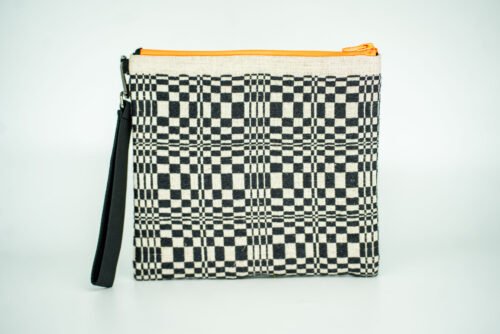 Juoda – balta (delninė)