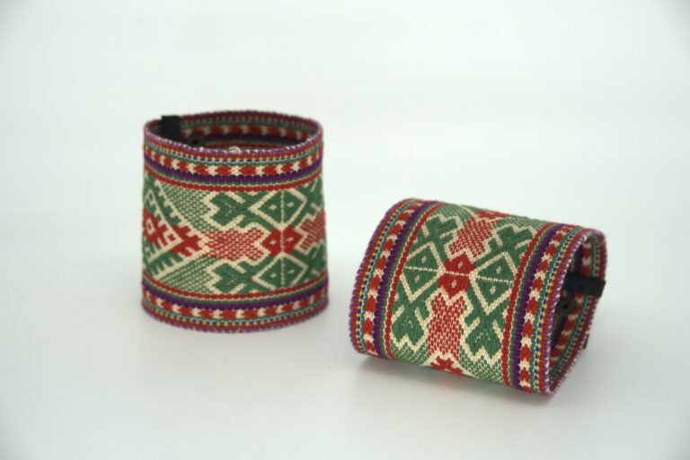 Raudona – žalia Raudona – žalia